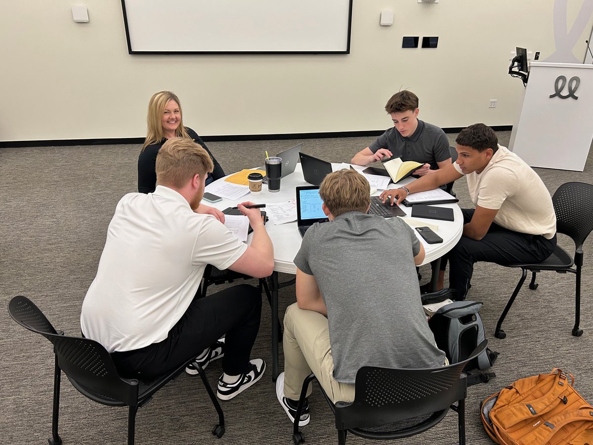 Norwalk Accounting II students attended and won the 4A/5A division at the ISCPA Case Competition! 🏆 They analyzed a mock company’s finances and presented to judges. Congrats to Kadan, Owen, Madox &amp; Brady! 🎉📊 #growinglearnersandleaders @norwalk_hs