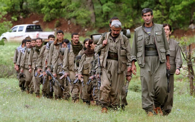 İsrail merkezli Times of Israel:

💢 Pek çok Batılı devletin terör örgütü olarak kabul ettiği PKK, varlığını sonlandırmaya karar verdi. 

💢 PKK'nın silah bırakması, Cumhurbaşkanı Erdoğan'a çoğunlukla Kürtlerin yaşadığı Türkiye'nin güneydoğusunu kalkındırma fırsatı verecek.