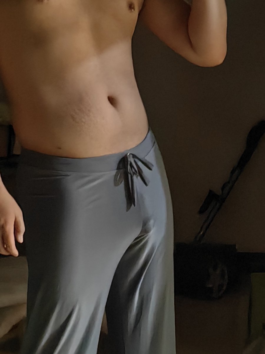 Charon69196461's tweet photo. 买了一条烧烧的裤子
#乳环 #pa环 #内裤控 https://t.co/NAK5zDYjwQ