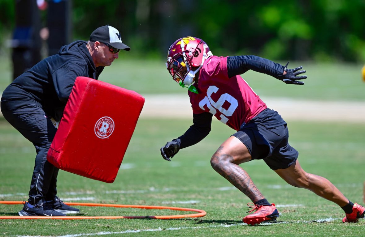 UNISWAG (@uniswag) on Twitter photo The younger brother of the great Sean Taylor <a href="/iamGabeTaylor/">Gabe Taylor</a> rocking the Burgundy and Gold for the @commanders
#uniswag The younger brother of the great Sean Taylor <a href="/iamGabeTaylor/">Gabe Taylor</a> rocking the Burgundy and Gold for the @commanders
#uniswag