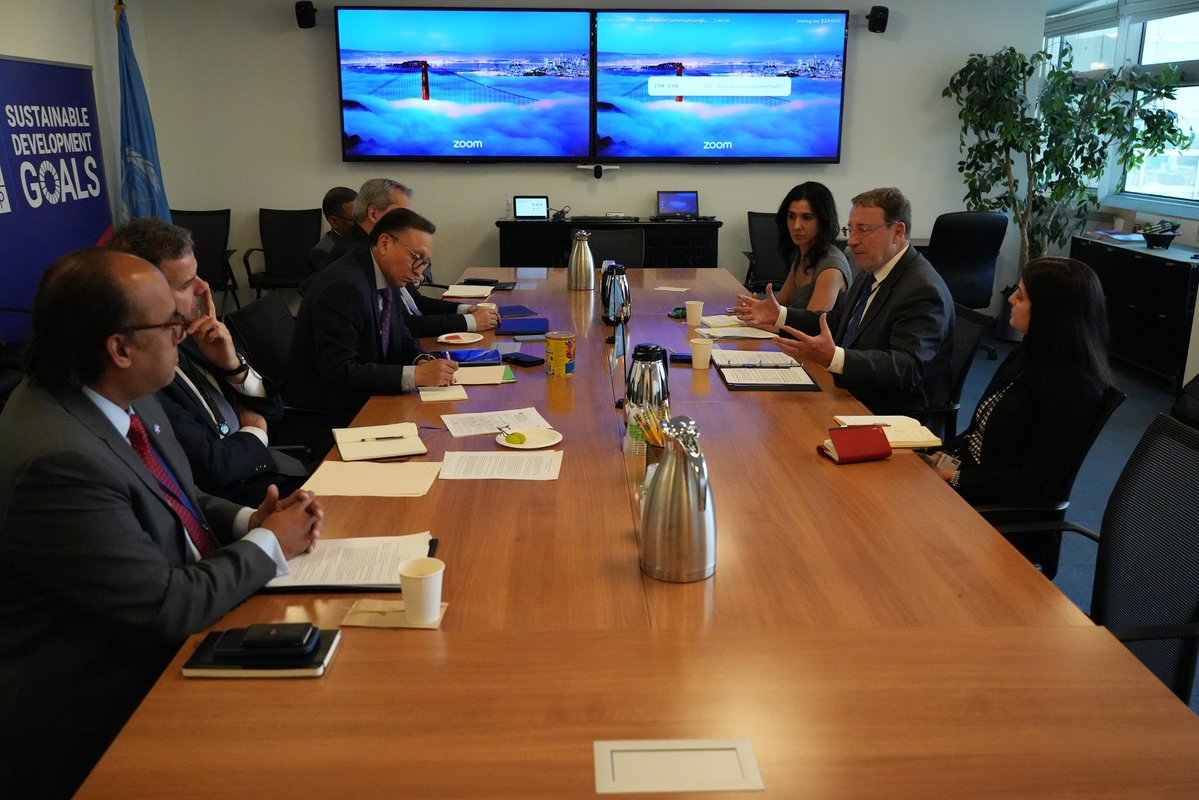 ASteiner's tweet image. An engaging discussion w the Group of #LatAm & Caribbean Countries #GRULAC representatives: Brazil, Colombia, Dominican Republic, Ecuador & Jamaica ahead of next month's upcoming #UNDPEB.
We discussed our work in the region to advance #humandev & reducing planetary pressures.