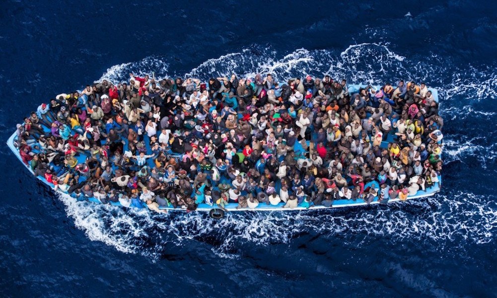 Voetsekkers vs. Refugees