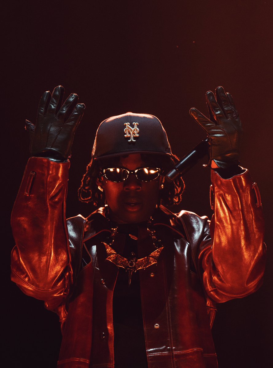 MavinRecords's tweet image. HIM 🦇