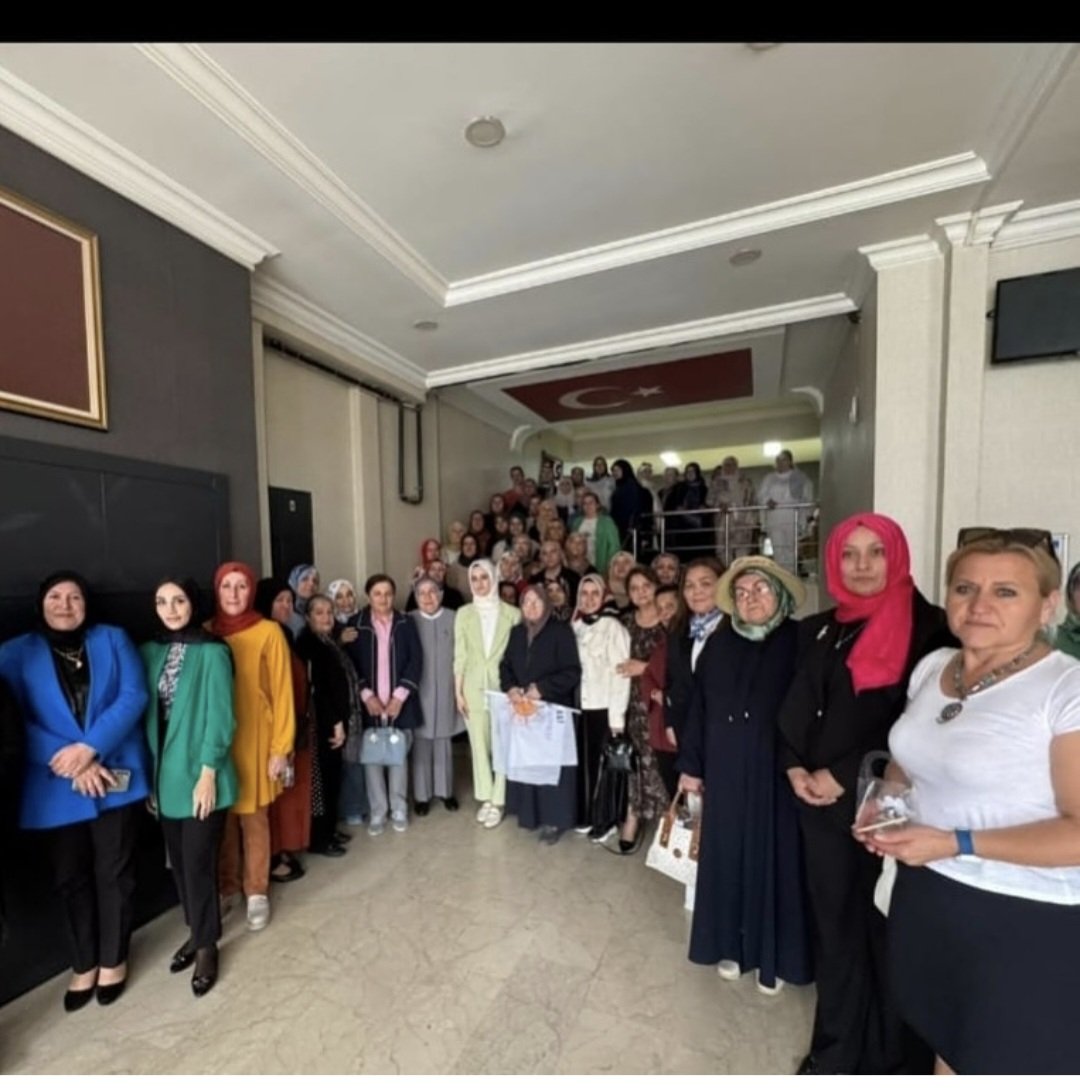 Perihan (@perihanseyhann) on Twitter photo ANNELER GÜNÜ PROGRAMINA Tüm Annelerimiz davet edildi.İlçe başkanlıgımızda emeği geçen herkeze teşekkür ederiz.<a href="/hakanhanozcan/">Hakan Han ÖZCAN 🇹🇷</a> <a href="/AKadirkarapinar/">Kadir KARAPINAR🇹🇷</a>
<a href="/tugbaisikercan/">Tuğba IŞIK ERCAN</a>
<a href="/mervebiberoglu/">Av. Arb. Merve Biberoğlu Erdoğan</a> <a href="/akkadinkeciorn/">AK Kadın Keçiören</a> ANNELER GÜNÜ PROGRAMINA Tüm Annelerimiz davet edildi.İlçe başkanlıgımızda emeği geçen herkeze teşekkür ederiz.<a href="/hakanhanozcan/">Hakan Han ÖZCAN 🇹🇷</a> <a href="/AKadirkarapinar/">Kadir KARAPINAR🇹🇷</a>
<a href="/tugbaisikercan/">Tuğba IŞIK ERCAN</a>
<a href="/mervebiberoglu/">Av. Arb. Merve Biberoğlu Erdoğan</a> <a href="/akkadinkeciorn/">AK Kadın Keçiören</a>