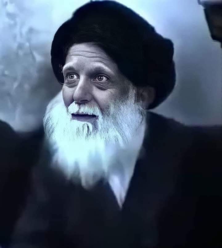 🟣يمكن اكثر مرجع مظلوم بالكون هو السيد محمد الصدر 
لأن ما اكتفوا بخذلانه وتسليم رقبته لصدام 
بل انهم اتهموه بالانتماء لقاتله 🟣