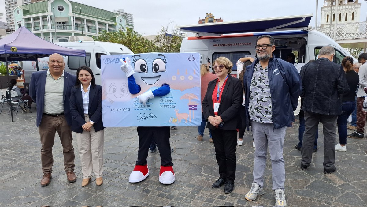 RCivil_Tarapaca's tweet photo. [🚐CivilMóvil] Hoy estuvimos con #CeliaRun atendiendo en la Plaza Ciudadana de @DPRTarapaca realizada en Plaza Prat de #Iquique.
Recuerda seguirnos en nuestras redes sociales para que conozcas sobre nuestras próximas atenciones. https://t.co/Z46wbsPGP5