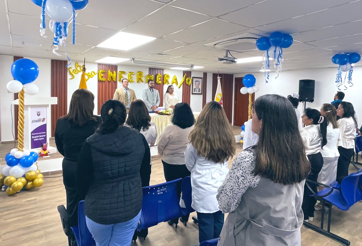 En el #DíaDeLaEnfermera rendimos homenaje a quienes con vocación, entrega y humanidad cuidan de la salud de nuestros pacientes. Hoy en el <a href="/HIAyoraLoja/">Hospital General Isidro Ayora - Loja 🇪🇨</a> se rindió un reconocimiento a quienes son parte de la institución. #ElNuevoEcuador.
