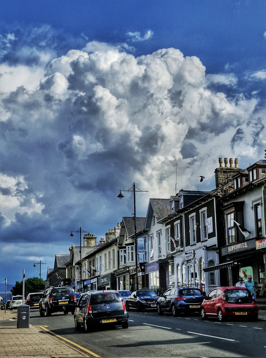 AntonWardPhoto's tweet image. Storm chasing #northwales #snowdonia #beautifulwales
#wales @Ruth_ITV @ItsYourWales @DerekTheWeather @visitwales @ChrisPage90 @ITVCharlieP @S4Ctywydd @WeatherAisling @StormHour @BBCWthrWatchers @Sue_Charles @SabrinaJayneLee