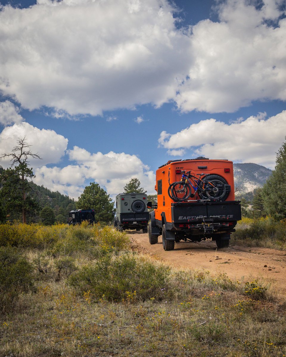 Good crew, open skies, and nowhere we’d rather be 🤟
·
·
·
#earthroamer #adventuretime #offroad4x4 #expeditionvehicle #campinglife #overlanding #4x4life #4x4trucks #vanlife #vanlifeadventures #boondocking #offgrid #luxuryvehicles #madeinusa #rvlife