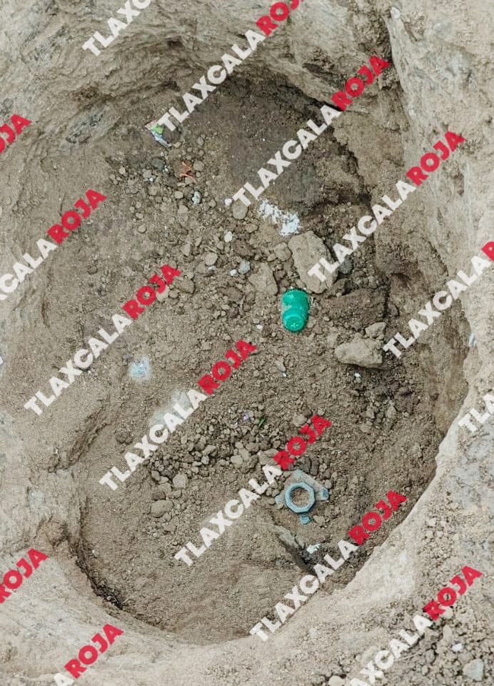 tlaxcala_roja's tweet image. Ejército Mexicano frustra robo de gas LP en #Calpulalpan tras detectar tomas #clandestinas ⛽🚫

Valentina ÁLVAREZ

#Calpulalpan, #Tlaxcala, 12 de mayo de 2025. – Elementos de la Secretaría de la Defensa Nacional (SEDENA) 🪖 detectaron y neutralizaron dos tomas clandestinas de