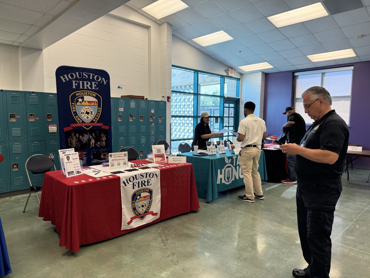 The Office of Business Opportunity was proud to partner with Denver Harbor Cares to connect job seekers with opportunities at the Denver Harbor Job Fair on Saturday! Thank you to all the employers, community partners, and attendees who made this event a success.
