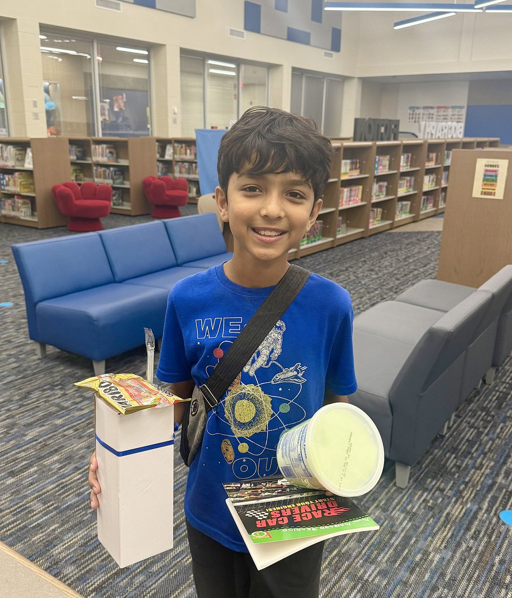 Delighted to have the chance to celebrate Drop Everything And Read (D.E.A.R) Day &amp; give students prizes for participating. The best day of the EOY calendar! 📚<a href="/Golbowtweets/">Golbowtweets</a> <a href="/katy_libraries/">Katy ISD Libraries</a>