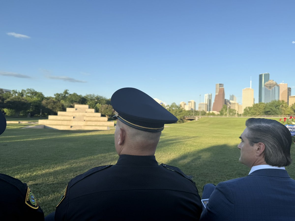 Friday was a perfect spring night to honor HPD’s fallen heroes and their families.