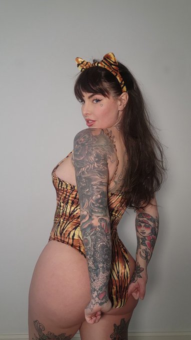 Watch Christy Mack's leaked NSFW photo on TwXstars