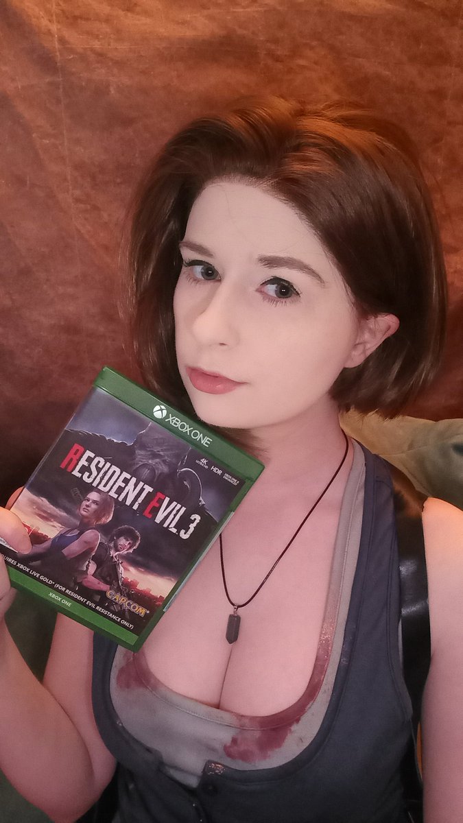 Playing RE3Remake for the very first time in new Jill outfit. Feel free to come join!

Twitch.tv/madambella 

#rebhfun #residentevil #jillvalentine #cosplay #smallstreamer