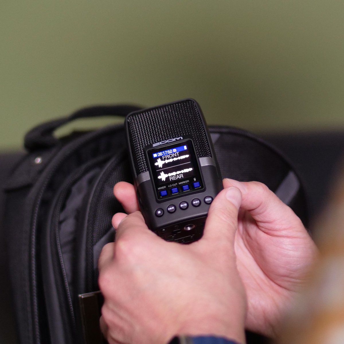 Capture audio from every angle with the Zoom H2essential Handy Recorder!

#zoomsoundlab #audiorecorder #proaudio