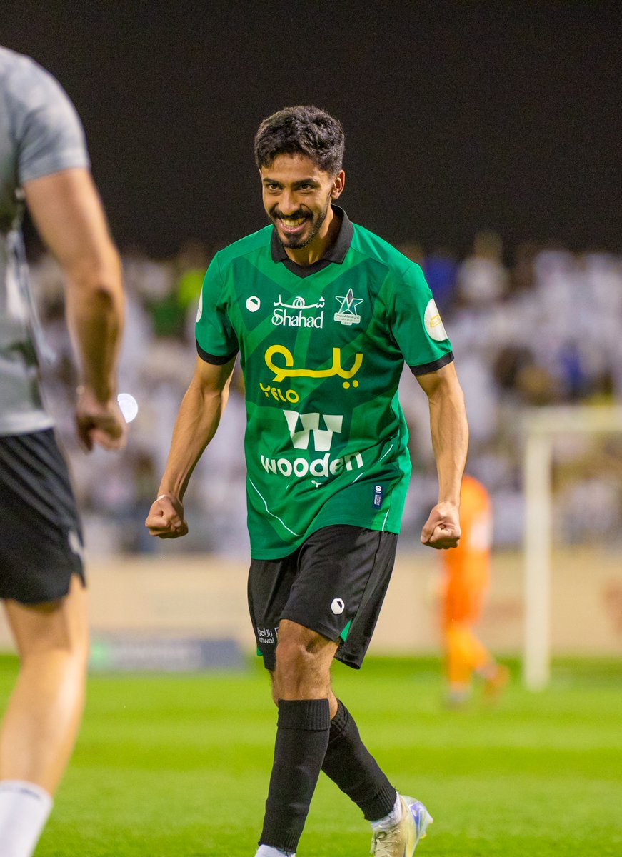 FDL_KSA's tweet photo. 📸 | احتفال ريان المطيري بالهدف الأول 🤩👏

#النجمة_أحد 
#دوري_يلو | #FDL https://t.co/MW4tRDvBz2