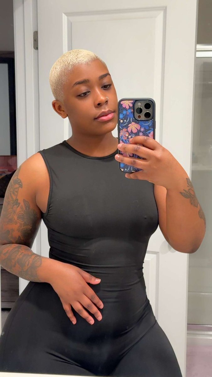 A pretty face a day keeps the players away 🫶🏽🎀💅🏽
