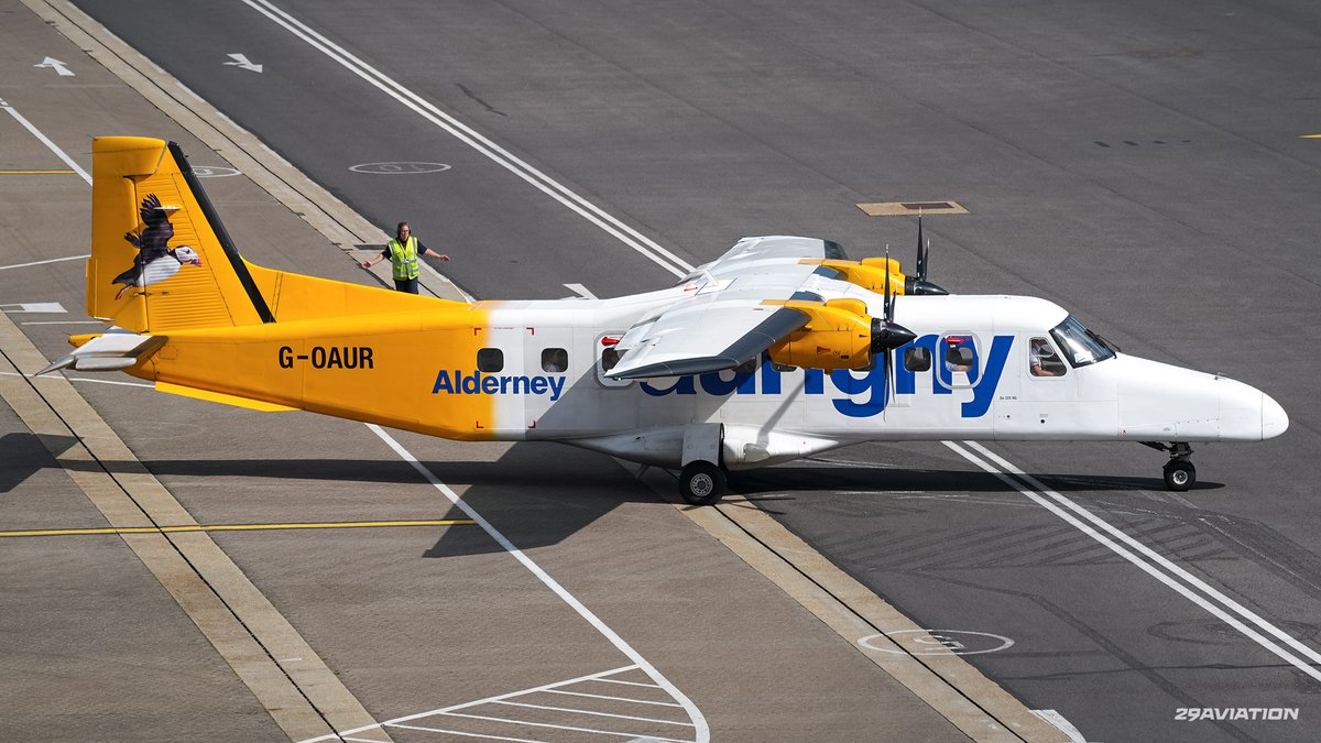 AURIGNY AIR SERVICES | DORNIER 228NG | SOUTHAMPTON AIRPORT

#Aurigny #SouthamptonAirport #SOU #EGHI #Alderney #PlaneSpotting #MegaPlane #AviationPhotography #Dornier #Dornier228  

planespotting.be/index.php?page…