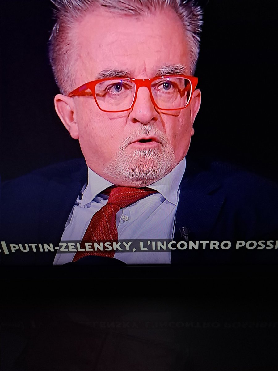 FaniSimonu34434's tweet image. #QuartaRepubblica TOTALMENTE d&apos;accordo con l&apos;analista politico #Bassani quando afferma che il PROTAGONISMO dei 4 #Capi di Stato/Gov europei é al 💯% INUTILE o addirittura CONTROPRODUCENTE perché COMPROMETTE la #Pace, irritando #Putin che RIFIUTA l&apos;IMPOSIZIONE della TREGUA di 30gg