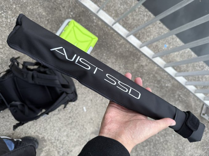 アジストSSD、めっちゃ安くなってたので買った〜 仕舞寸法めっちゃ短いパックロッドなのに感度めっちゃ良い、フグのバイトに合わせられる 7匹アジ釣れて1匹野良猫ちゃんに奪われました 