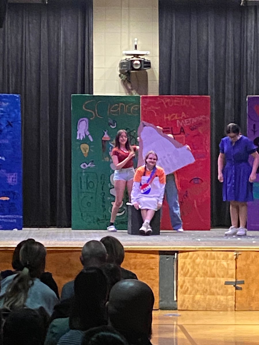 Bravo to the Drama Club!
Our talented students lit up the stage with their outstanding performance of Schoolhouse Rock Jr. last Friday! Huge applause to the cast, crew, and directors for bringing this classic to life in such a fun and memorable way. You rocked it—literally!