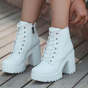 "Shoes transform your body language and attitude, they lift you physically and emotionally."😊Choose the best of your heart📷 desire.