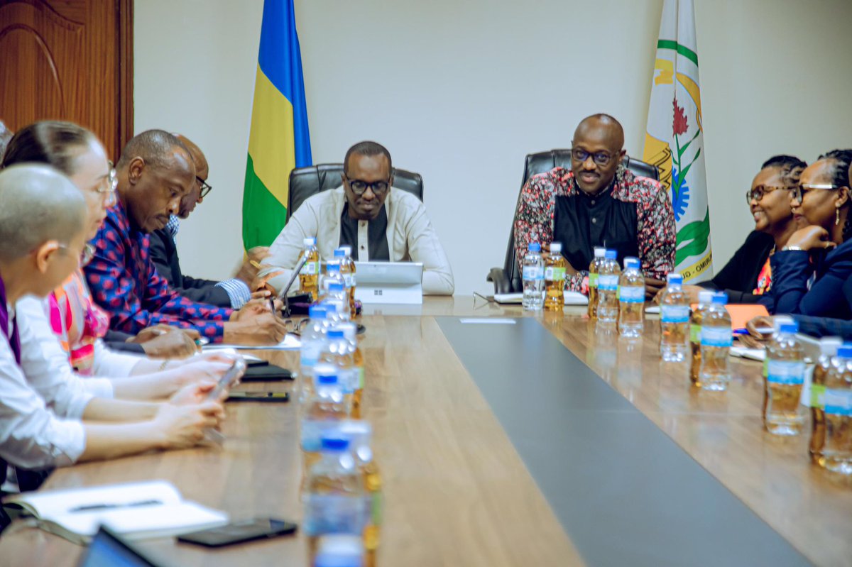 The Governor <a href="/PudenceR/">Pudence RUBINGISA</a>,  along with Mayor <a href="/BoscoNyemazi/">Nyemazi John Bosco</a> received a delegation from <a href="/WorldBank/">World Bank</a> led by the Country Representative, PS <a href="/RwandaGender/">Ministry of Gender & Family Promotion | Rwanda</a>, DG  <a href="/Rwanda_Child/">National Child Development Agency | Rwanda</a> and DG <a href="/RBCRwanda/">Rwanda Biomedical Centre</a>. Discussions focused on ECD efforts and success stories in stunting eradication and prevention.
