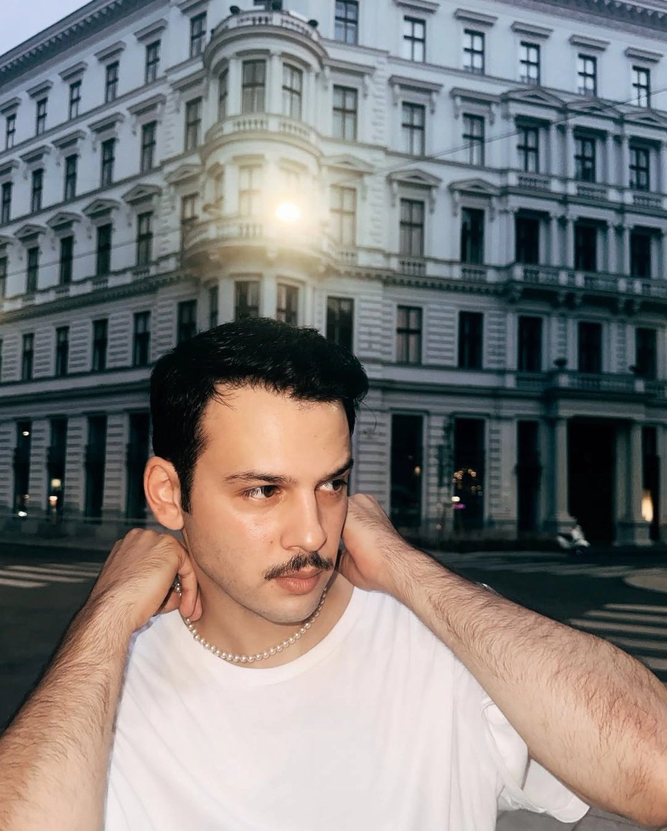 THE KING IS BACK 🌪️🤍
#Hermanos