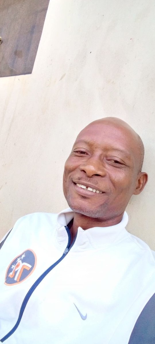 adejokelateef98's tweet photo. With a teary eyes, I seek for help for my dad😭😭😭 my father is in pains, he's in darkness, 850k Is what we need for his eye surgery😔 no amount is small pls, he's dying. I can drop his number for video call for confirmation. My dad needs help😪 5485384013 fcmb A https://t.co/fcF0Xuu9qB