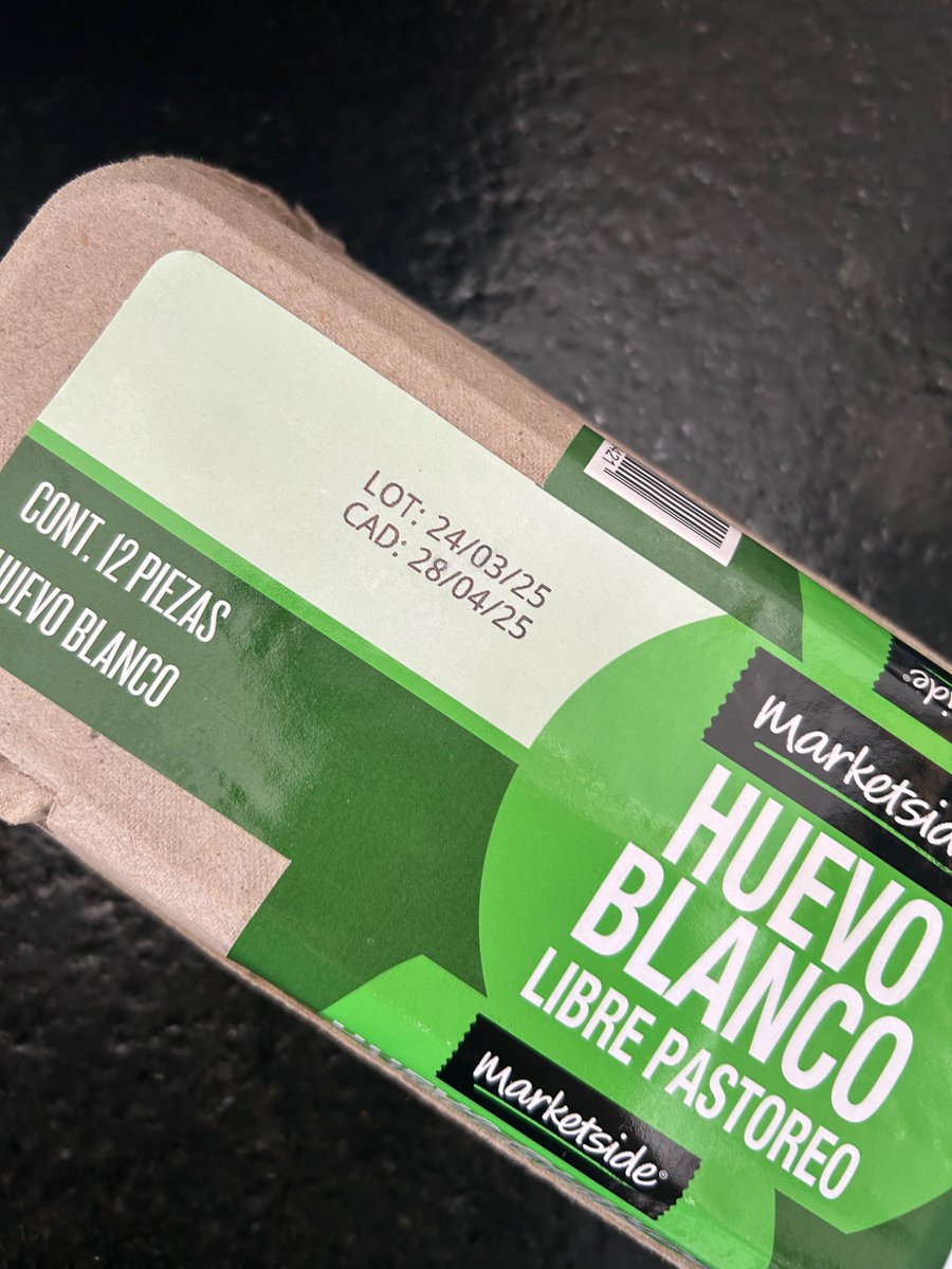 CesarInfante3's tweet photo. @WalmartMexico @walmart_express @WalmartMXyCAM @Walmart @Profeco Walmart en plaza averanda de Cuernavaca vende huevos con varios días caducados. Mi error no revisar la fecha hasta llegar a casa pero no inventen! Pésimo! https://t.co/NwlZZsjB3v