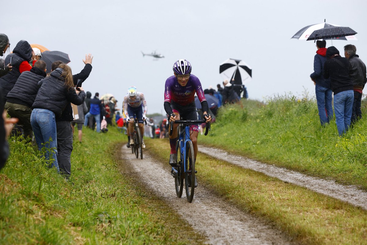 “ℐ𝓉 𝓌𝒶𝓈 𝓈𝑜𝓂𝑒𝓉𝒽𝒾𝓃𝑔 𝓉𝑜 𝓇𝑒𝓂𝑒𝓂𝒷𝑒𝓇” 🤩💩🇫🇷

#TroBroLeon