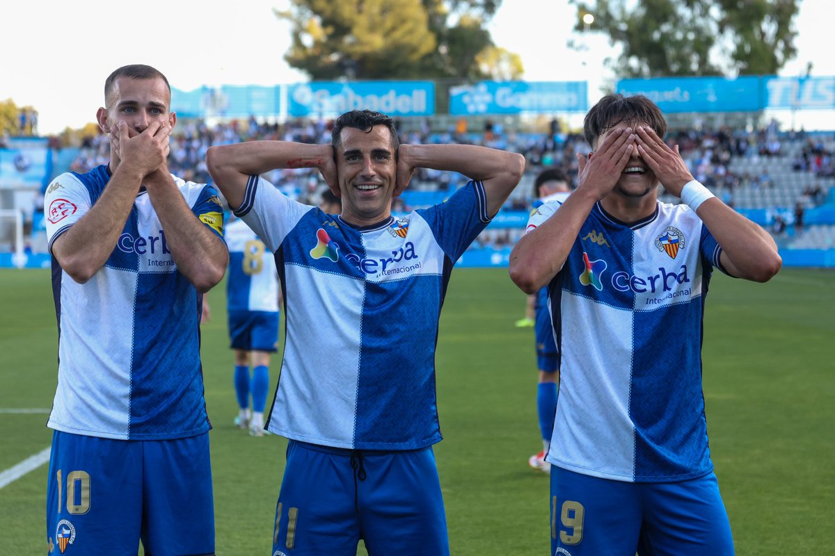 Rubén Martínez (@rubenmartinez23) on Twitter photo Gracias por el ambientazo ayer!
Ahora con todo a Ipurua!
Som-hi <a href="/CESabadell/">CE Sabadell 🧅</a> 🔵⚪️
#AMQM Gracias por el ambientazo ayer!
Ahora con todo a Ipurua!
Som-hi <a href="/CESabadell/">CE Sabadell 🧅</a> 🔵⚪️
#AMQM