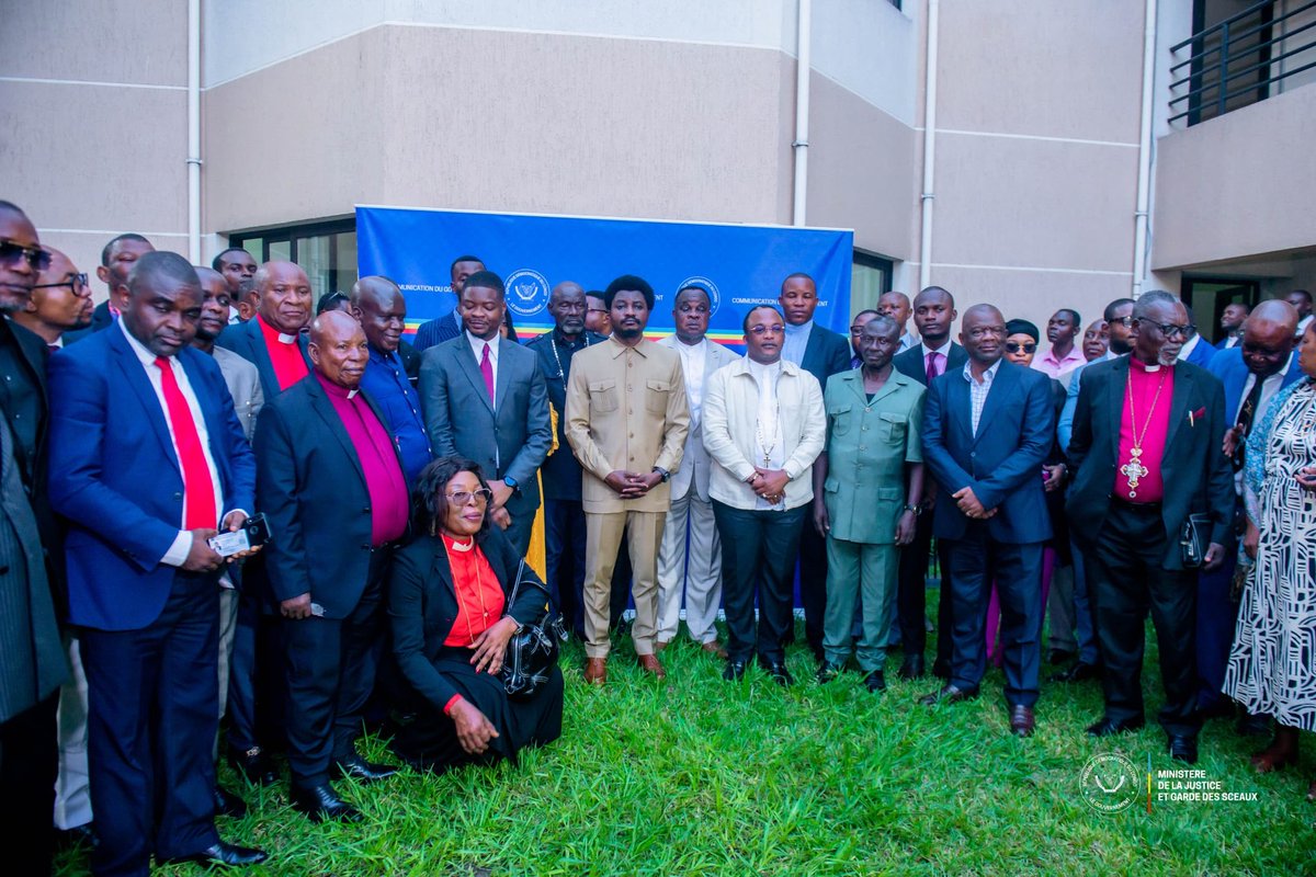 JusticeGouvCD's tweet image. ⚖️Identification gratuite des ministres de culte : Dodo Kamba conduit sa communauté pour se conformer
Kinshasa, lundi 12 mai 2025 (Celcom / Justice)
Le Ministre d’Etat, Ministre de la Justice et garde des sceaux, @ConstantMutamba Tungunga a procédé, ce lundi 12 mai 2025, à…