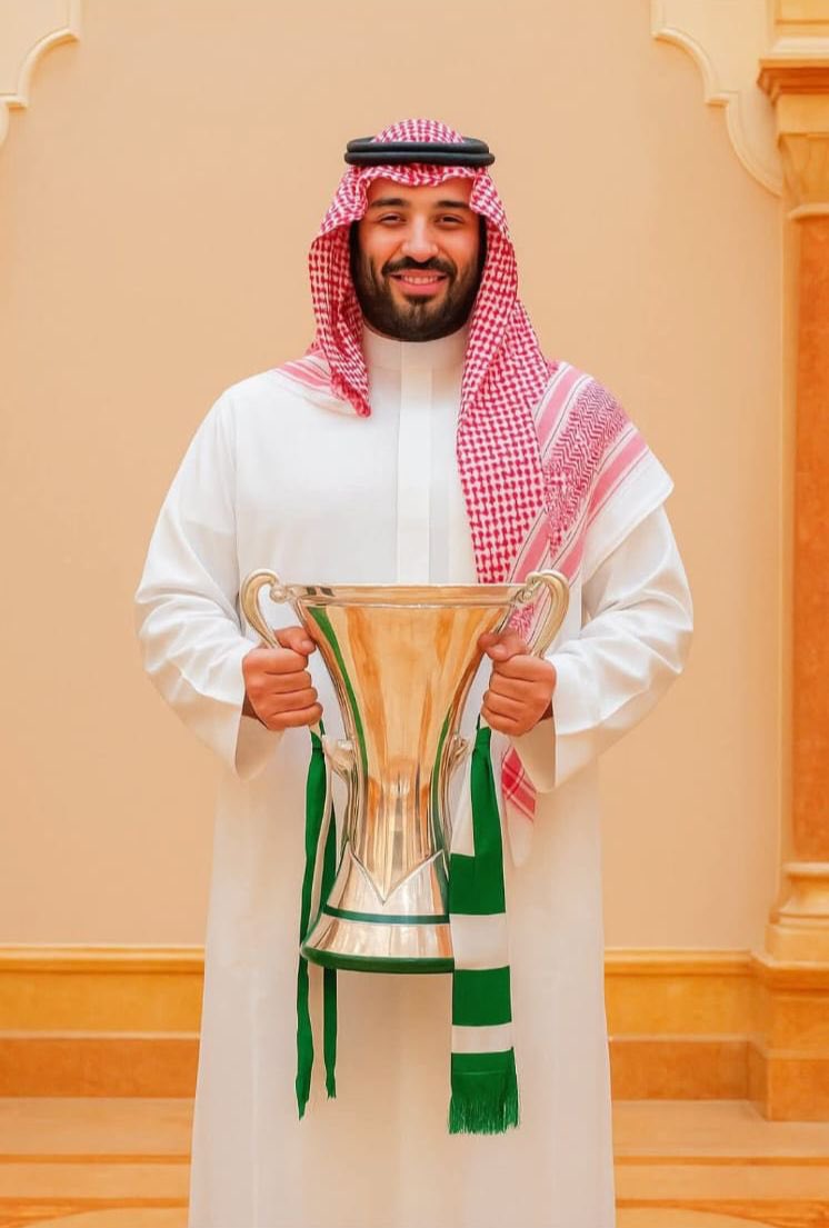 لا يحمله إلا الملوك ..

💚🤍🇸🇦

.