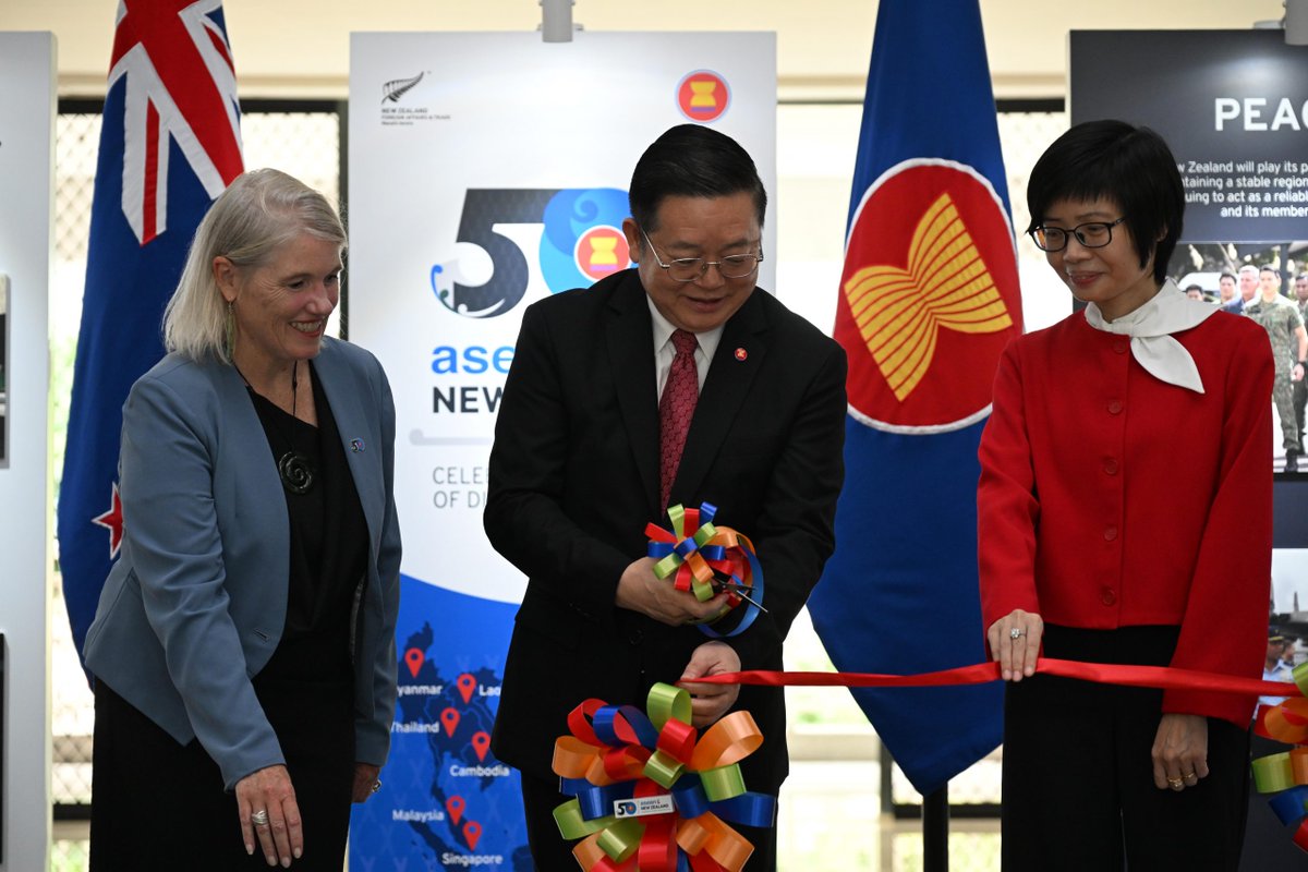 Last week saw the opening of a photo exhibition showcasing 50 years of ASEAN-New Zealand dialogue relations, at the ASEAN Secretariat in Jakarta.

We were honoured to have Secretary-General of ASEAN Dr Kao Kim Hourn and Permanent Representative of Viet Nam to ASEAN Ton Thi Ngoc