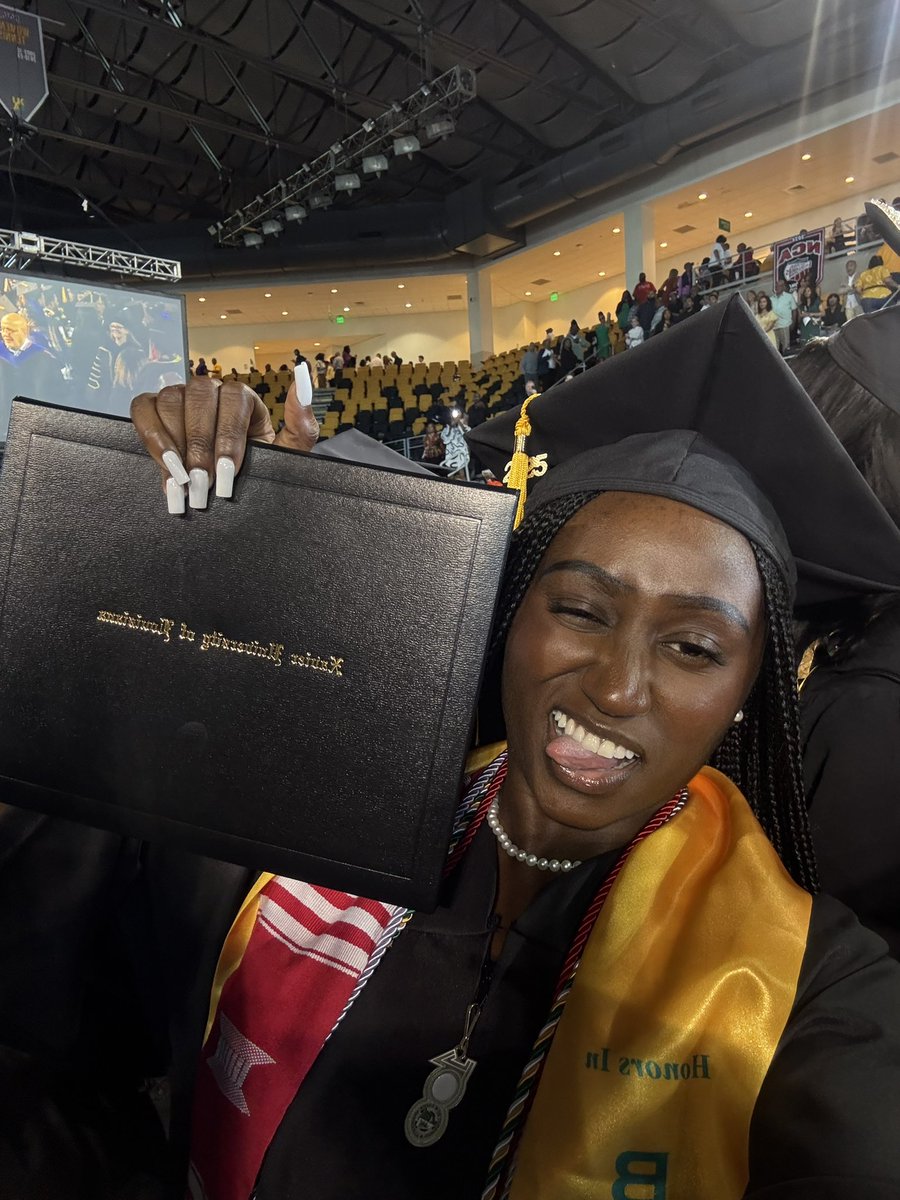 Just upgraded my status: xula alumna

✨B.S. in Biology, pre-med
✨Honors in Chemistry
✨Honors in Biology
✨Summa Cum Laude, Perfect GPA