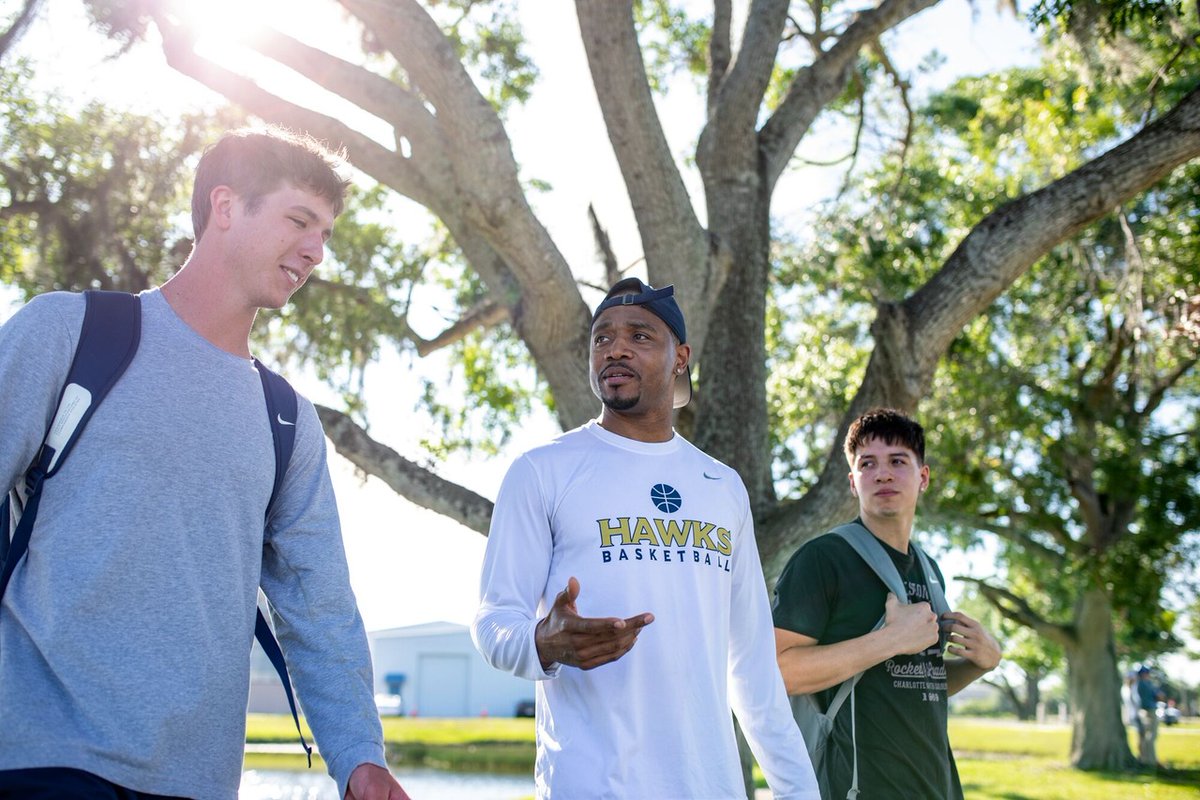Curious about HCC? Come visit one of our five campuses this summer! Visit heyor.ca/ajDgfl to register for an upcoming tour. ☀️