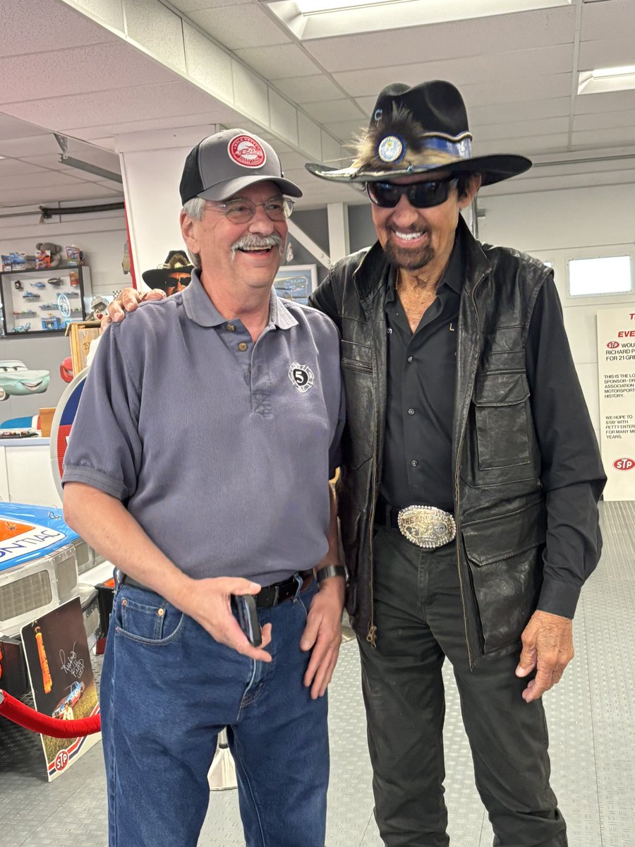 bmw12lt's tweet photo. I had a surprise audience with “The King” today. It’s overwhelming to me how gracious the Petty family is. Had a tour of the Victory Junction Camp as well. Truly an amazing place for its campers. https://t.co/HIddI9wD5j