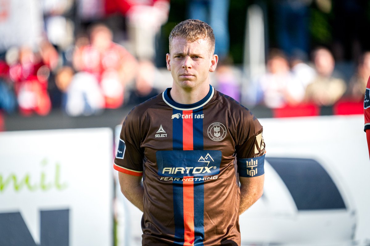 SÆVAR: "LYNGBY BOLDKLUB GIVER ALDRIG OP" 😤

Sævar Magnússon bar til aftenens kamp i Vejle anførerbindet, og en skuffet islænding sætter ord på opgøret i Nørreskoven her: 
lyngby-boldklub.dk/2025/05/12/mag…

#SammenforLyngby