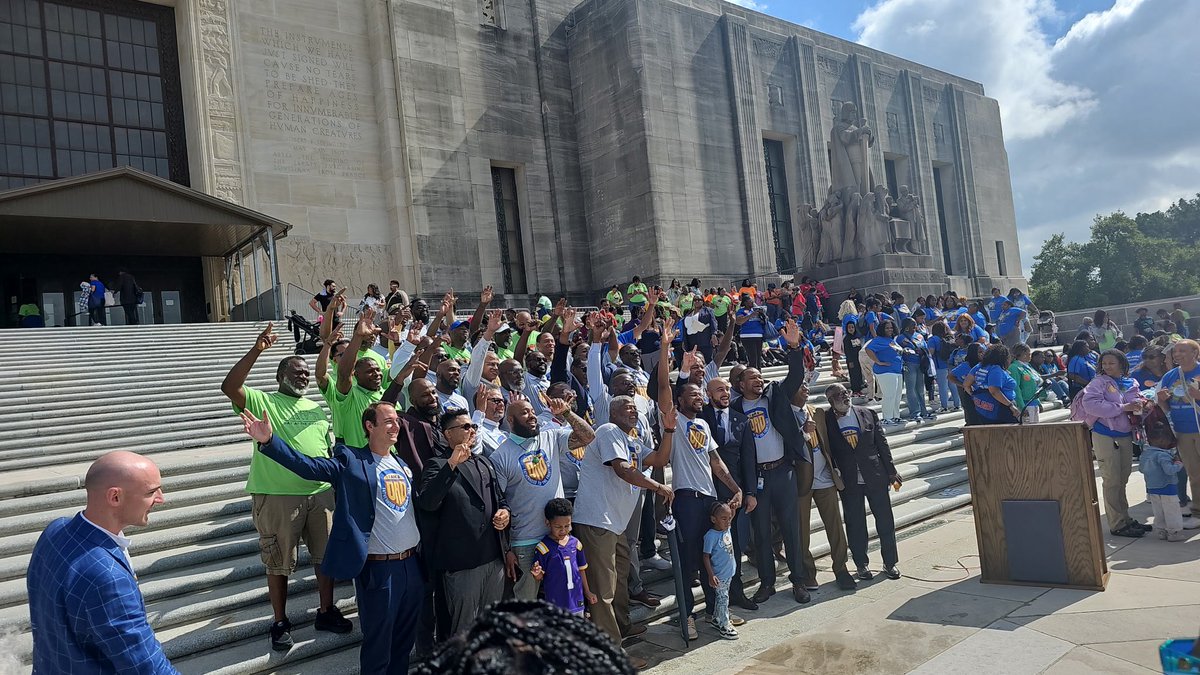 More highlights from <a href="/CloverNola/">Clover New Orleans</a>’s advocacy day at the State Capitol. Thanks <a href="/CandaceNewell10/">Candace Newell</a>, <a href="/DeeBoydBroker/">Rep.Delisha Boyd</a> and <a href="/RoyceDuplessis/">Royce Duplessis</a> for your support of issues impacting families and children in our state.