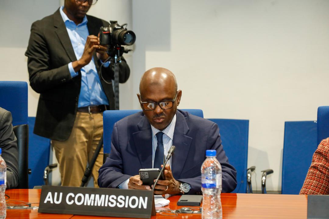 moussagora50's tweet image. The Chairperson of the AU C held an informal working dinner with ambassadors from CPS member countries, a first in nearly 7 years. This initiative, praised by the CPS, led to fruitful discussions on key challenges: peace, security, governance, climate, and institutional reforms.