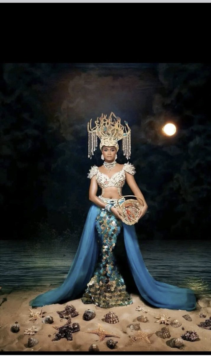 «Miss Cameroun 2023 présente a la 72 édition de Miss World 2025».Princesse Issie  dans son costume national   à Telangana en Inde.
"Je suis Mamy water
Mon costume, orné de coquillages et d’histoires anciennes, célèbre l’âme de mon peuple......»
Lire 👇minac-gov.cm