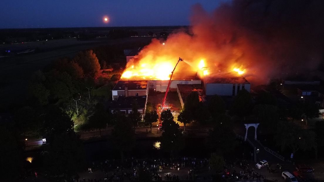 Grote brand bij Hempflax in Oude Pekela