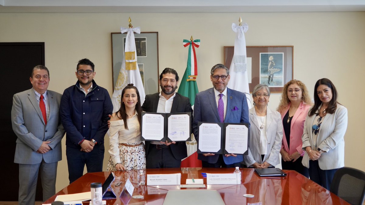 marathb's tweet image. ✍️ Hoy, en conjunto con @LGlzPlacencia, firmé un Convenio de Concertación entre la ⚙️ @STPS_mx y la 🎓@ANUIES, el cual tiene como objetivo ➡️ promover y difundir el nuevo sistema de justicia laboral ⚖️ en las instituciones de educación superior del país, así como realizar…