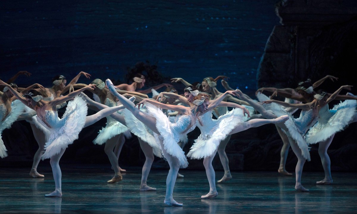 The countdown begins for ABT's 2025 Summer season at the Metropolitan Opera House from June 10 – July 19.

SWAN LAKE | WOOLF WORKS | GISELLE | THE WINTER'S TALE | SYLVIA

🎟️Get your tickets NOW at bit.ly/ABTMet25_Ticke…

📷SWAN LAKE by Rosalie O'Connor.

#AmericanBalletTheatre