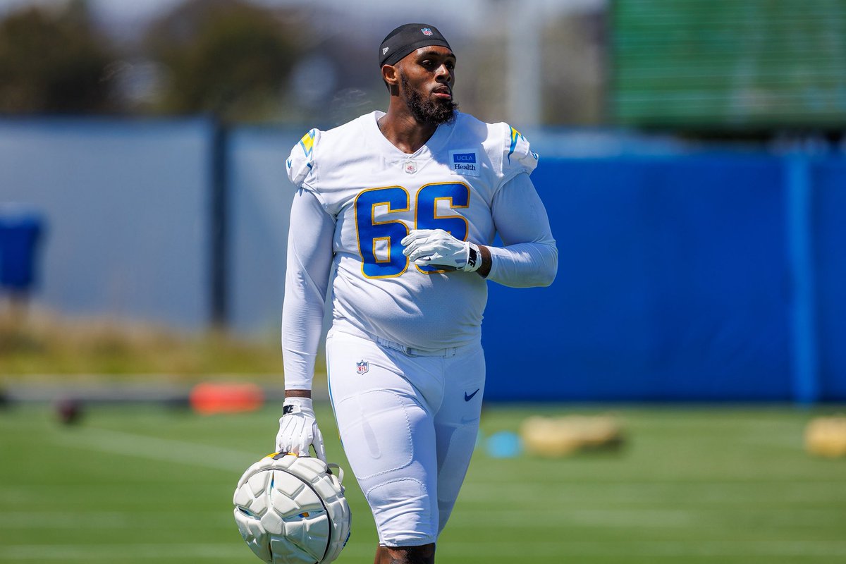 JimmyBellJr15's tweet image. Great opportunity Great experience.. Trust in GOD and let him work it out for you 🦍🙏🏾🖤 #RookieMiniCamp