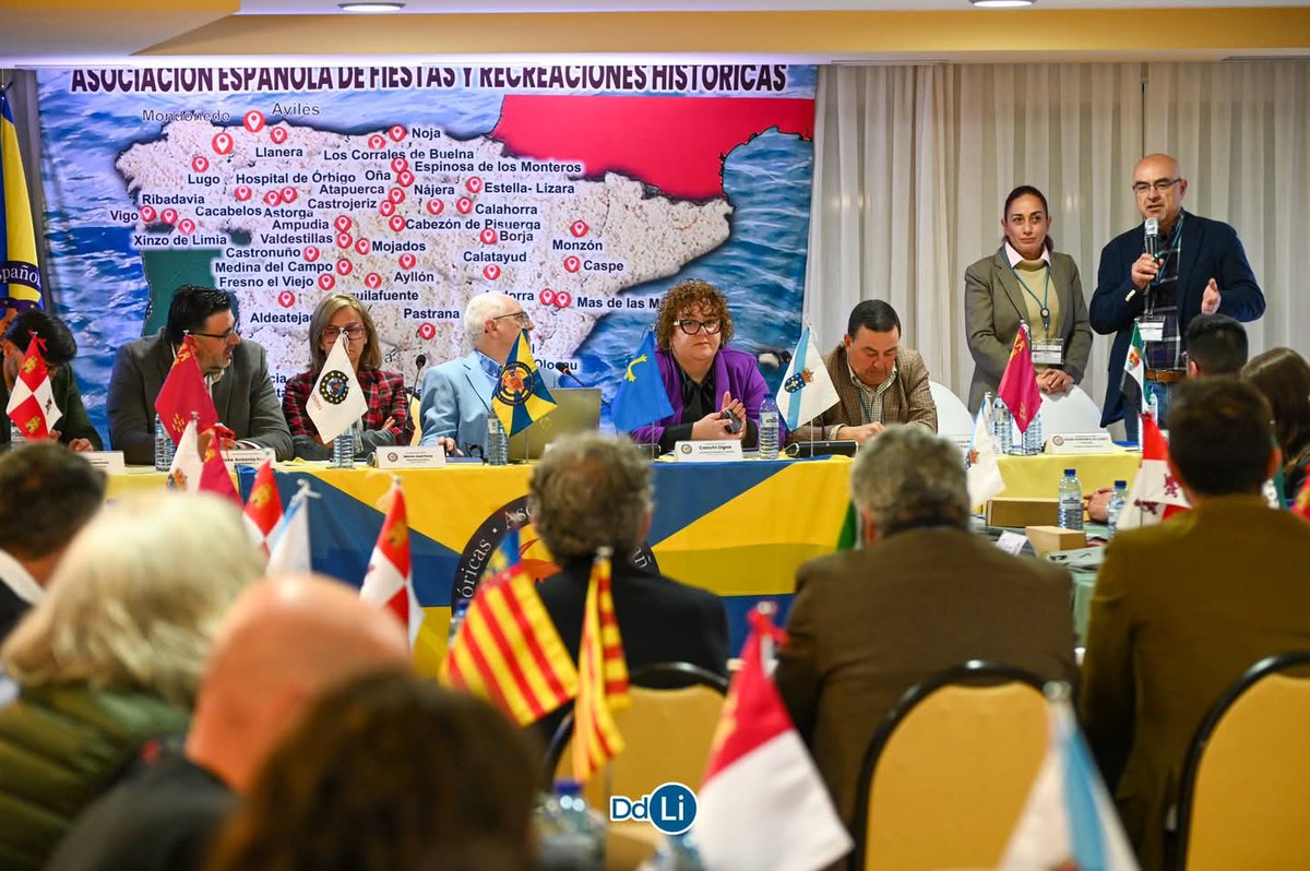 batallatapuerca's tweet image. #XinzodeLimia, #Ourense, #Galicia, epicentro de las #FiestasHistóricas de #España, con la celebración de la Asamblea Nacional de @aefrh_
¡Gracias a la #AEFRH y a la #FestaDoEsquecemento por la organización y por su gran acogida! 🥰
⚔️ #BatalladeAtapuerca ⚔️