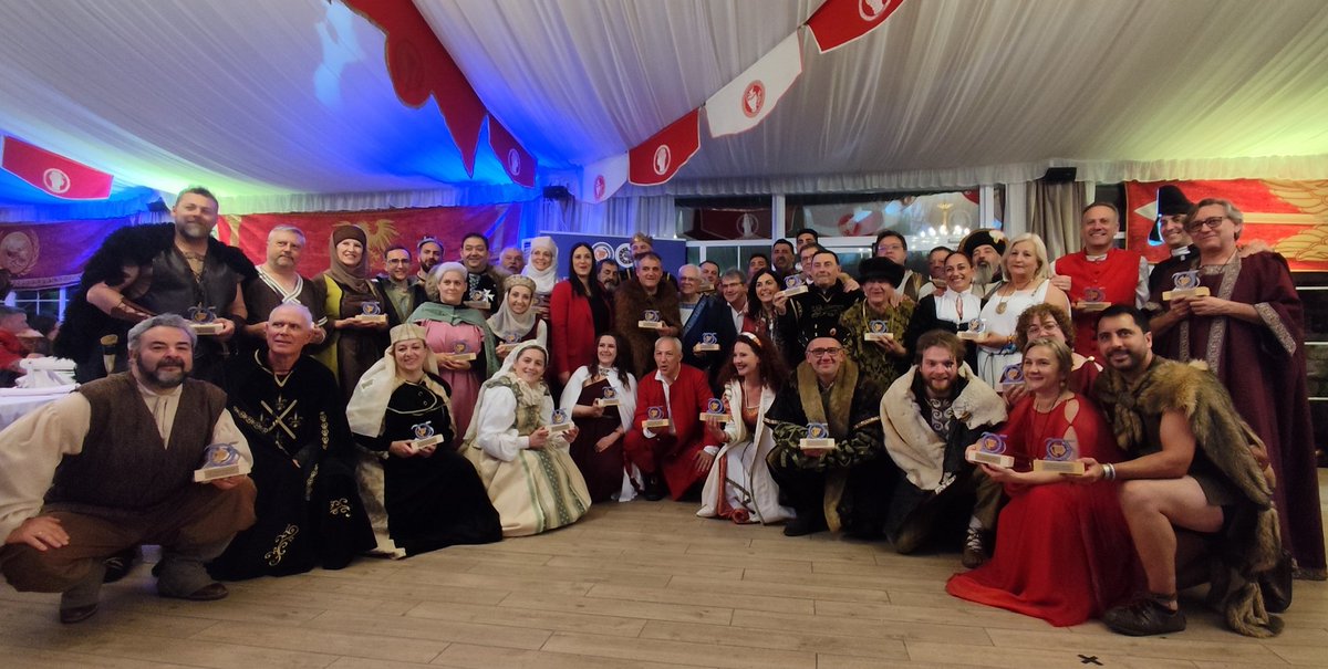 batallatapuerca's tweet image. #XinzodeLimia, #Ourense, #Galicia, epicentro de las #FiestasHistóricas de #España, con la celebración de la Asamblea Nacional de @aefrh_
¡Gracias a la #AEFRH y a la #FestaDoEsquecemento por la organización y por su gran acogida! 🥰
⚔️ #BatalladeAtapuerca ⚔️