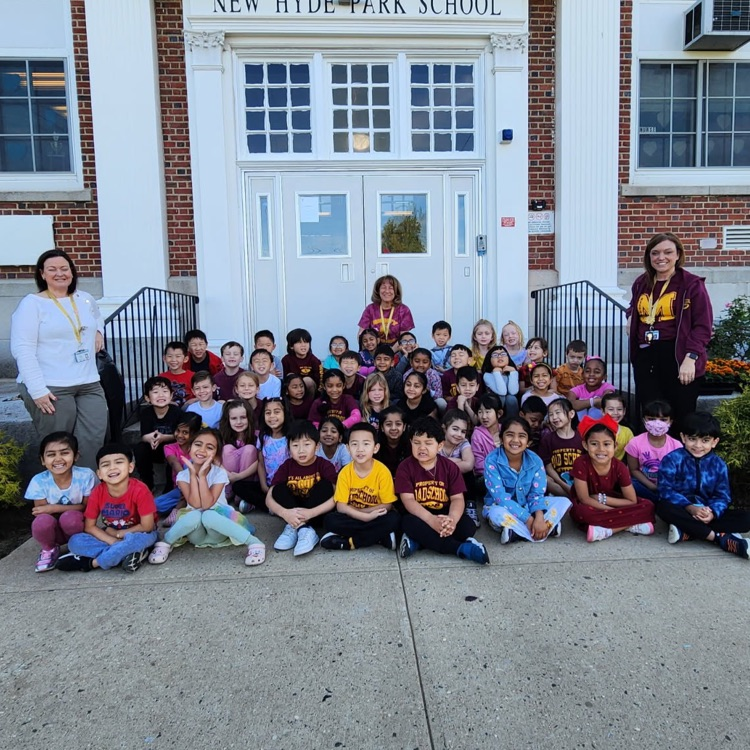 Our Pre-K and Kindergarten students had a blast planting flowers on this beautiful day!  🌷It was so great to learn about nature, and make our garden look beautiful! Thank you to our PTA for organizing planting day!  #proud2bnhpgcp @nhpgcpufsd <a href="/nhproadschool/">NHP Road School</a> <a href="/NHPGCP/">Dr.JenniferMorrison-Raptis, NHPGCP Superintendent</a>